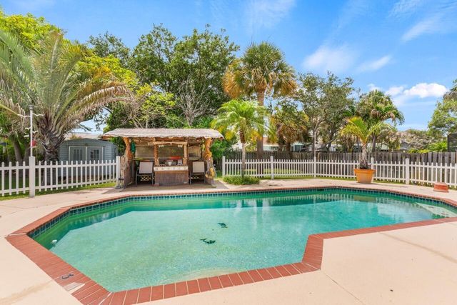 1636 NE Darlich Avenue, Jensen Beach, FL 34957