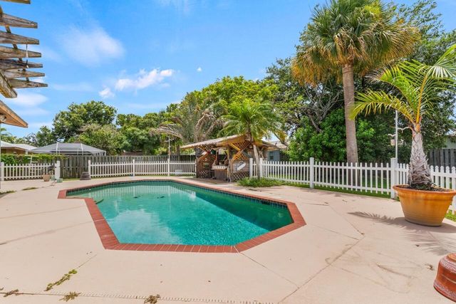 1636 NE Darlich Avenue, Jensen Beach, FL 34957