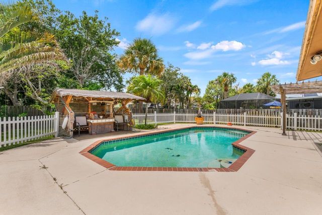 1636 NE Darlich Avenue, Jensen Beach, FL 34957