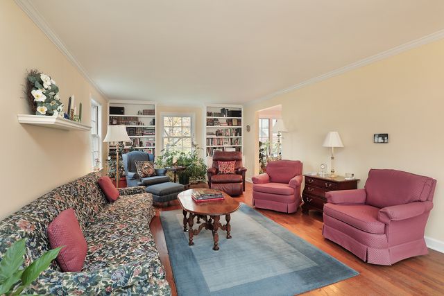 1211 Norman Lane, Deerfield, IL 60015