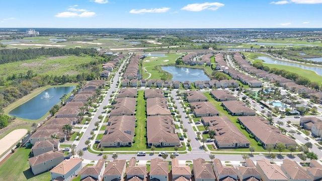 1051 QUAKER RIDGE LANE, Davenport, FL 33896
