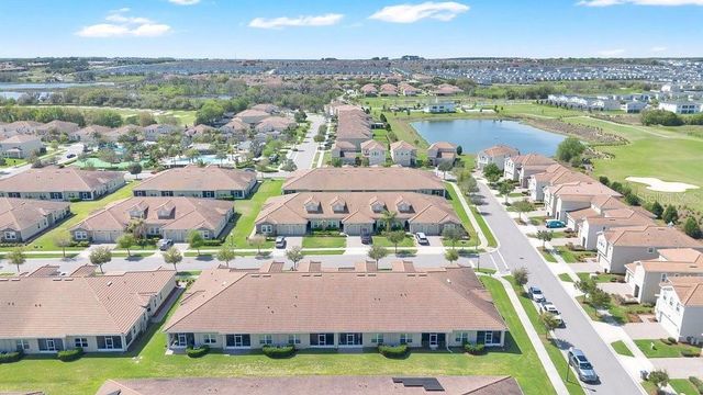 1051 QUAKER RIDGE LANE, Davenport, FL 33896