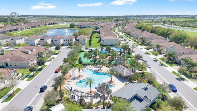 1051 QUAKER RIDGE LANE, Davenport, FL 33896