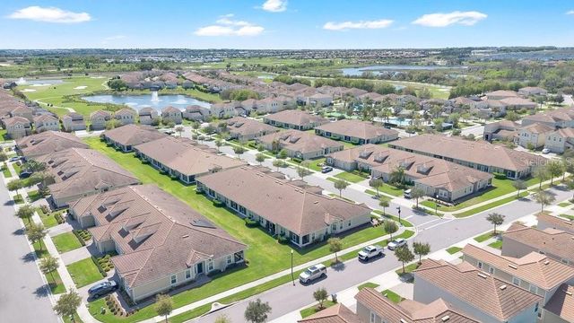 1051 QUAKER RIDGE LANE, Davenport, FL 33896