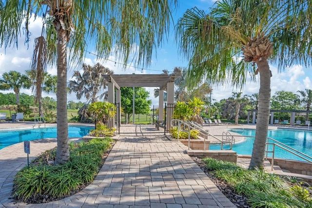 1051 QUAKER RIDGE LANE, Davenport, FL 33896