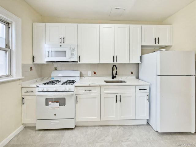 302 W Hudson Street, Long Beach, NY 11561