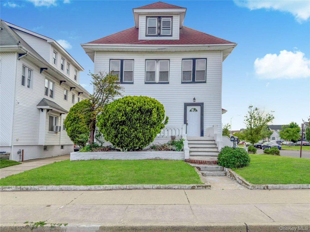302 W Hudson Street, Long Beach, NY 11561 — photo 2