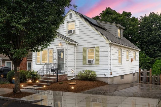195 Glenellen Rd, Boston, MA 02132