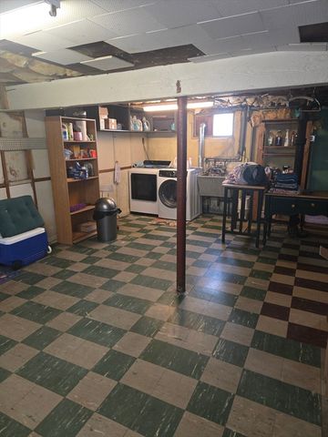 195 Glenellen Rd, Boston, MA 02132