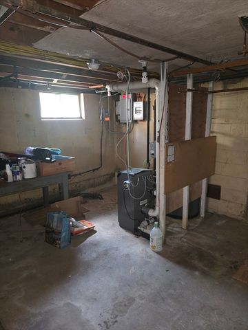 195 Glenellen Rd, Boston, MA 02132