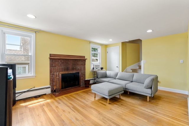 195 Glenellen Rd, Boston, MA 02132