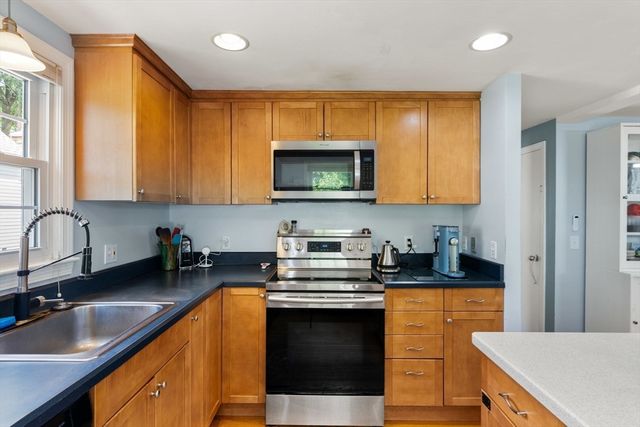 195 Glenellen Rd, Boston, MA 02132