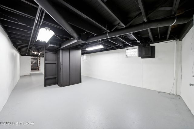 1037 Highland Ave, Louisville, KY 40204