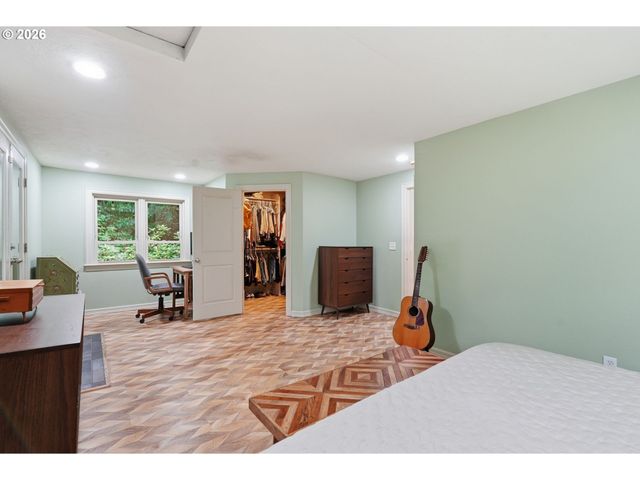 7325 Se BARBARA WELCH Rd, Portland, OR 97236