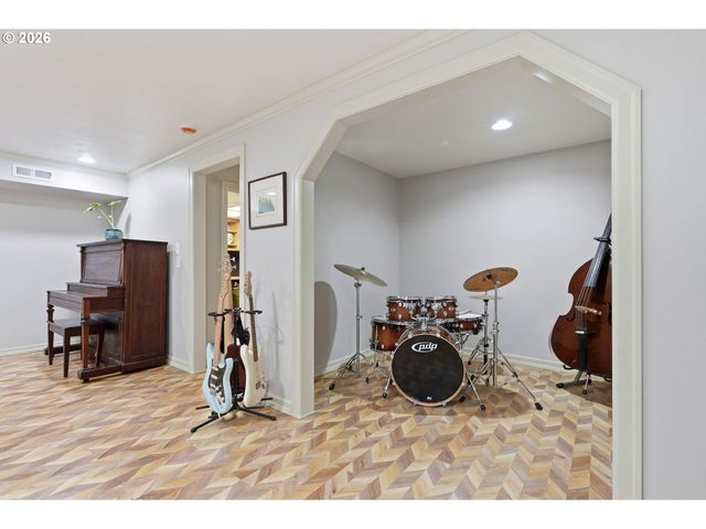 7325 Se BARBARA WELCH Rd, Portland, OR 97236