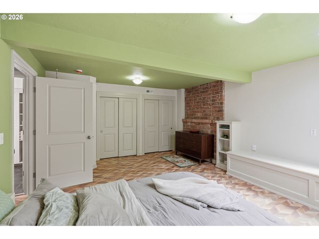 7325 Se BARBARA WELCH Rd, Portland, OR 97236