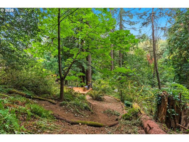 7325 Se BARBARA WELCH Rd, Portland, OR 97236