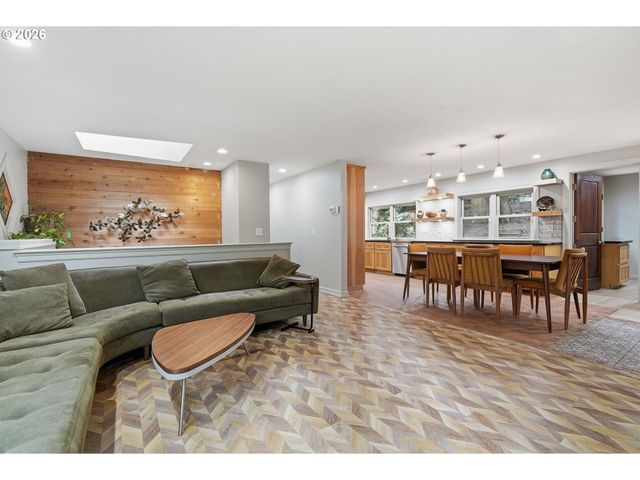 7325 Se BARBARA WELCH Rd, Portland, OR 97236