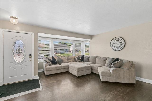 3911 Jewett Avenue, Highland, IN 46322