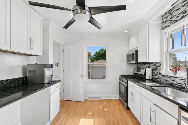 3911 Jewett Avenue, Highland, IN 46322