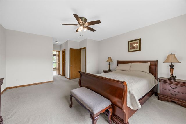 400 Westridge Drive SW, Cedar Rapids, IA 52404