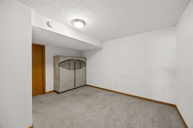 400 Westridge Drive SW, Cedar Rapids, IA 52404