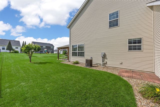 400 Westridge Drive SW, Cedar Rapids, IA 52404