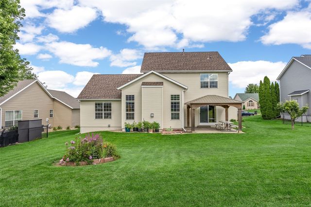 400 Westridge Drive SW, Cedar Rapids, IA 52404