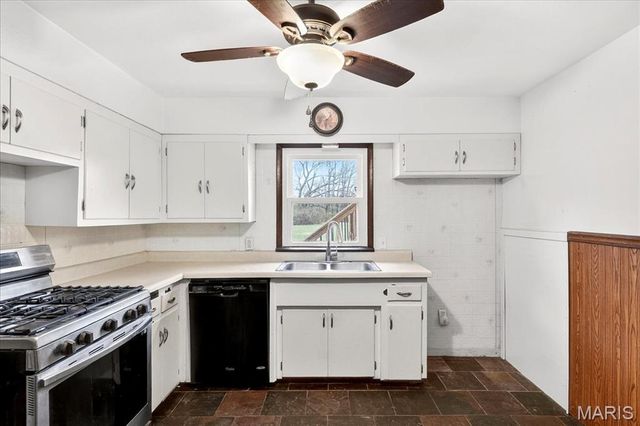 21 Richard Place, Belleville, IL 62269