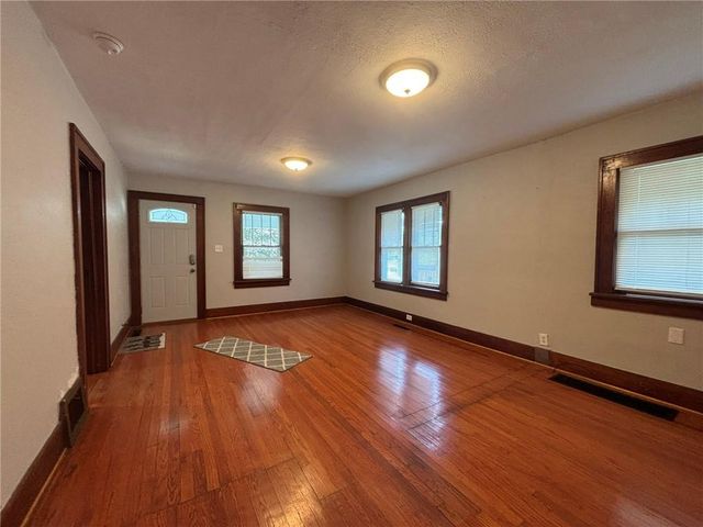 3022 Faraon Street, St Joseph, MO 64501