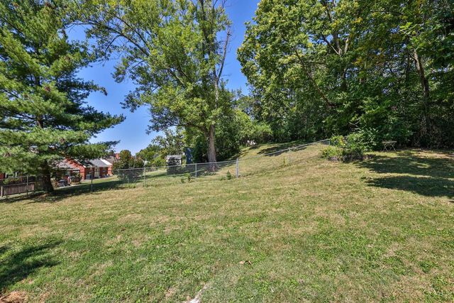 1246 Thurnridge Drive, Reading, OH 45215