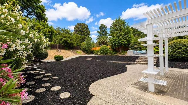 726 Sylvaner Drive, Pleasanton, CA 94566