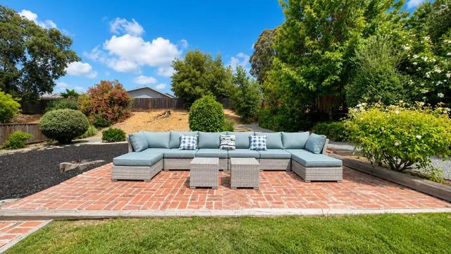 726 Sylvaner Drive, Pleasanton, CA 94566