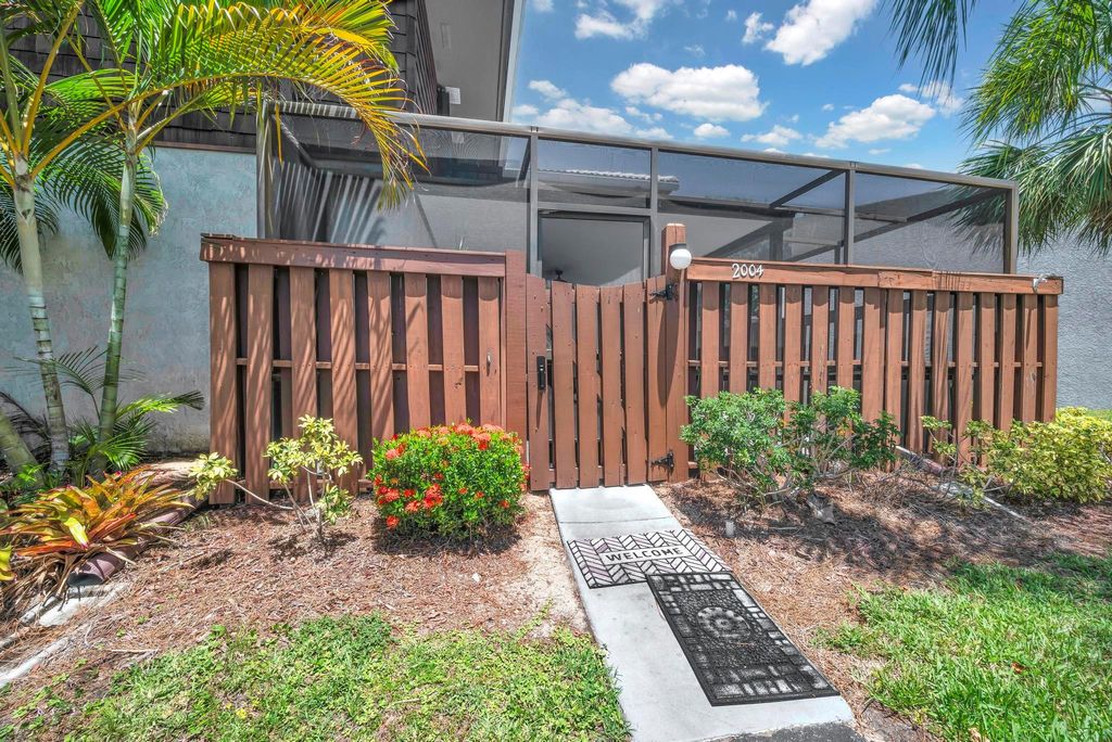 2004 SE Round Table Drive 0, Port St Lucie, FL 34952