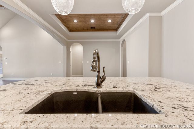 9105 E 62nd Court S, Tulsa, OK 74133