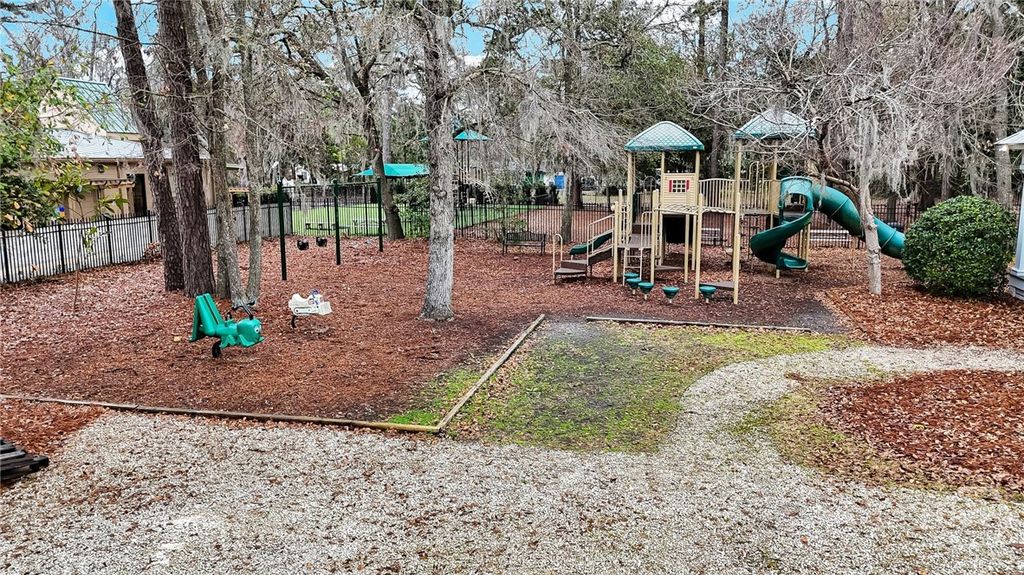 Image 8 of property listing at 106 Carolines Retreat, Savannah, GA 31406