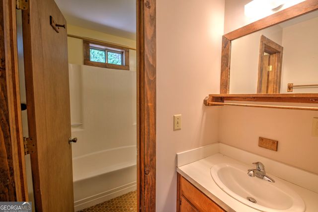 91 Dragway Lane, Lakemont, GA 30552