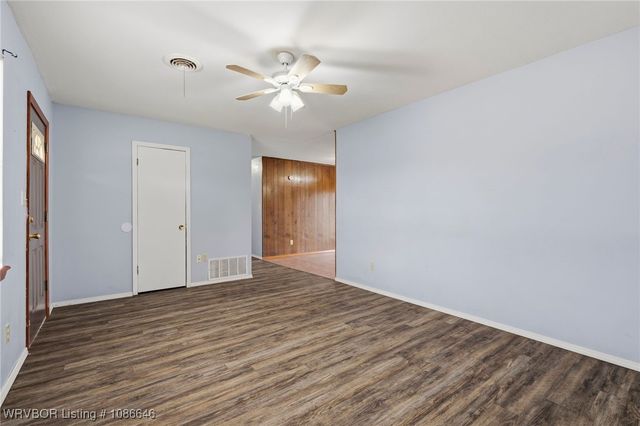 204 Quincy Street, Lavaca, AR 72941