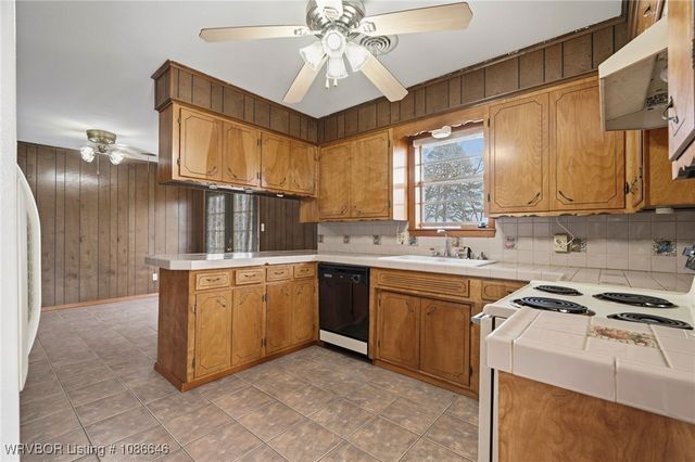 204 Quincy Street, Lavaca, AR 72941