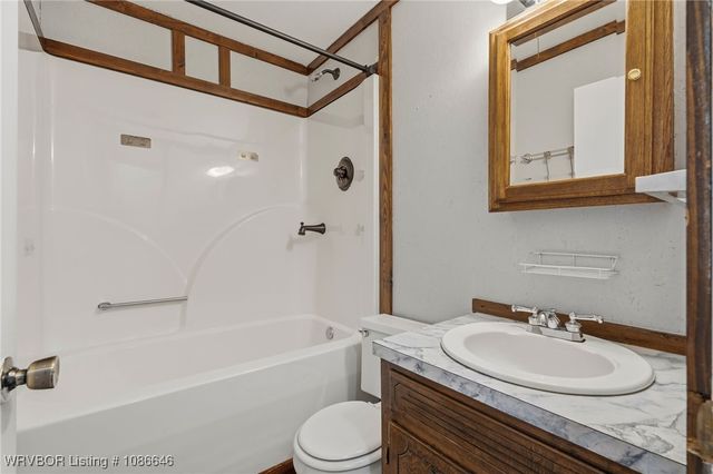 204 Quincy Street, Lavaca, AR 72941