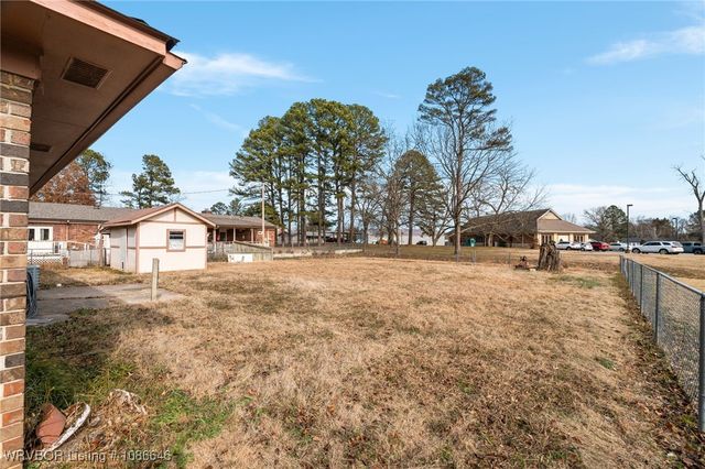 204 Quincy Street, Lavaca, AR 72941