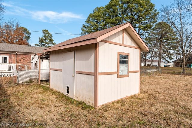 204 Quincy Street, Lavaca, AR 72941