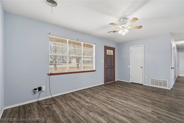 204 Quincy Street, Lavaca, AR 72941