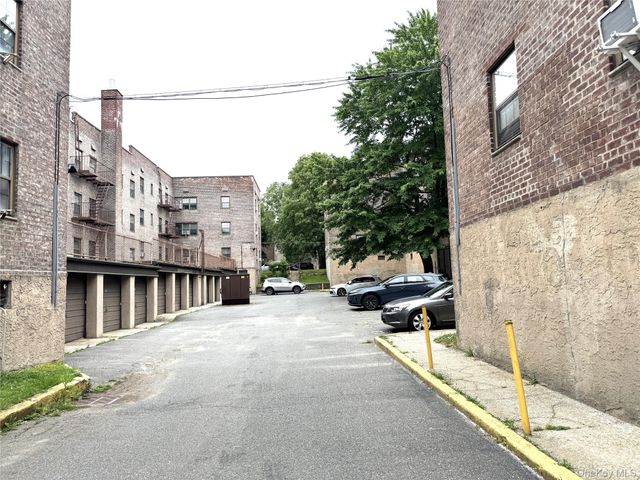78-16 147th St 3C, Kew Garden Hills, NY 11367