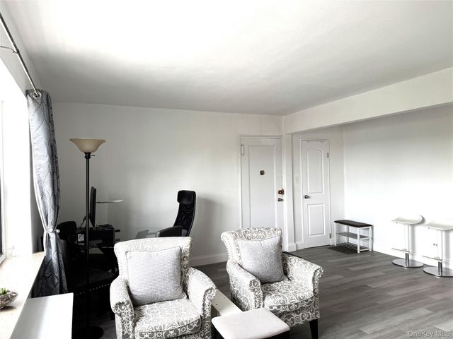 78-16 147th St 3C, Kew Garden Hills, NY 11367