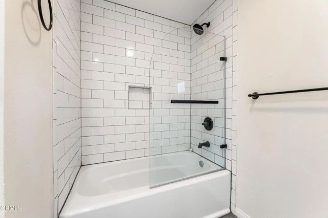 477 S Euclid Avenue E, Pasadena, CA 91101
