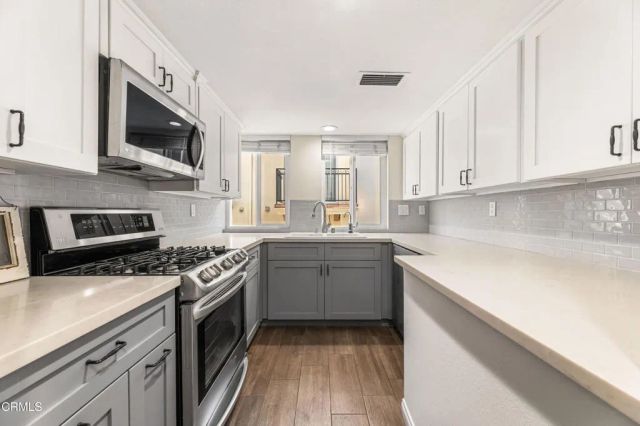 477 S Euclid Avenue E, Pasadena, CA 91101