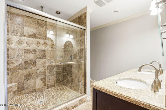 906 W Entiat Ave, Kennewick, WA 99336