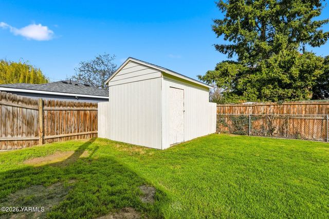 906 W Entiat Ave, Kennewick, WA 99336