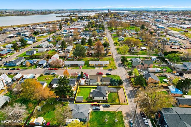 906 W Entiat Ave, Kennewick, WA 99336